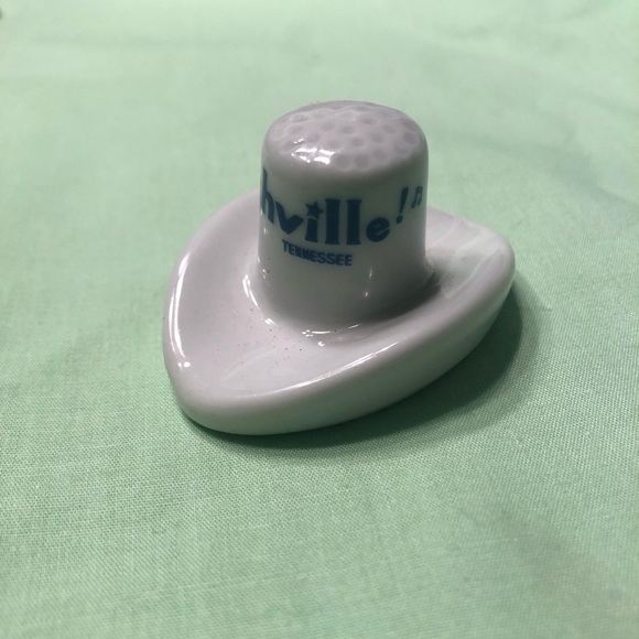 Nashville Tennessee Cowboy Hat Thimble Trinket - Picture 3 of 8